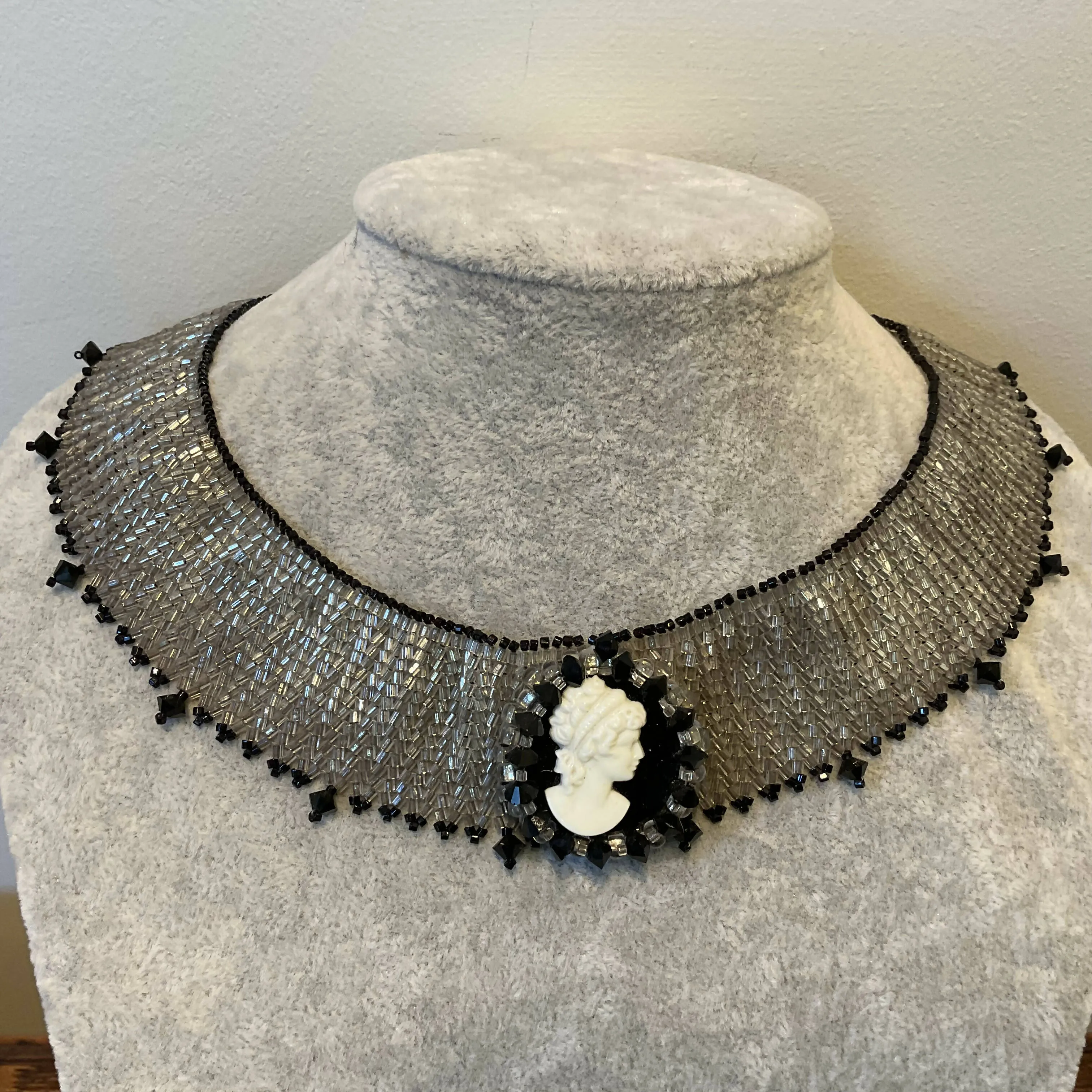 1950’s beaded collar necklace