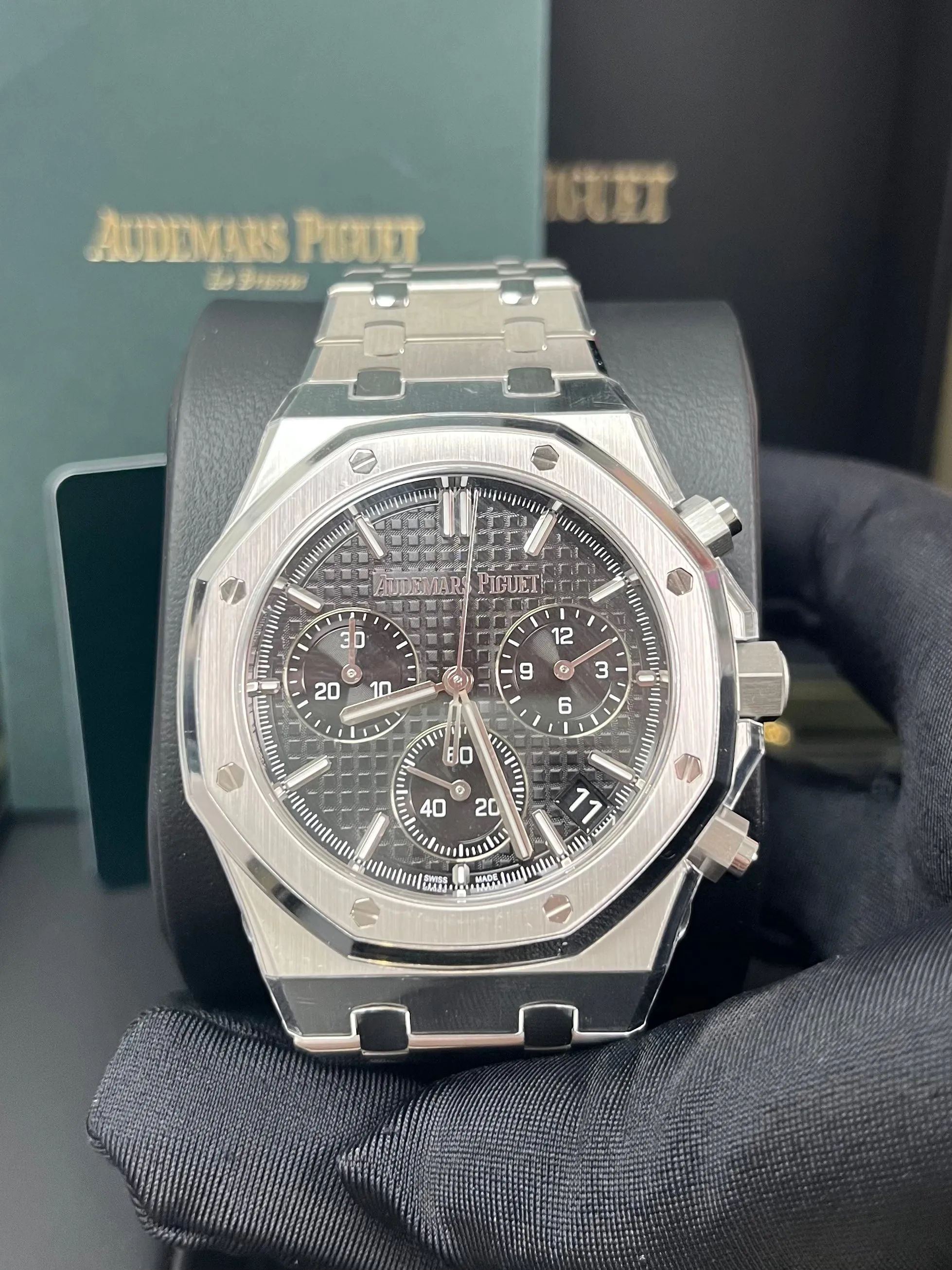 Audemars Piguet Royal Oak Selfwinding Chronograph Steel Black Dial 41mm Reference 26240ST.OO.1320ST.06