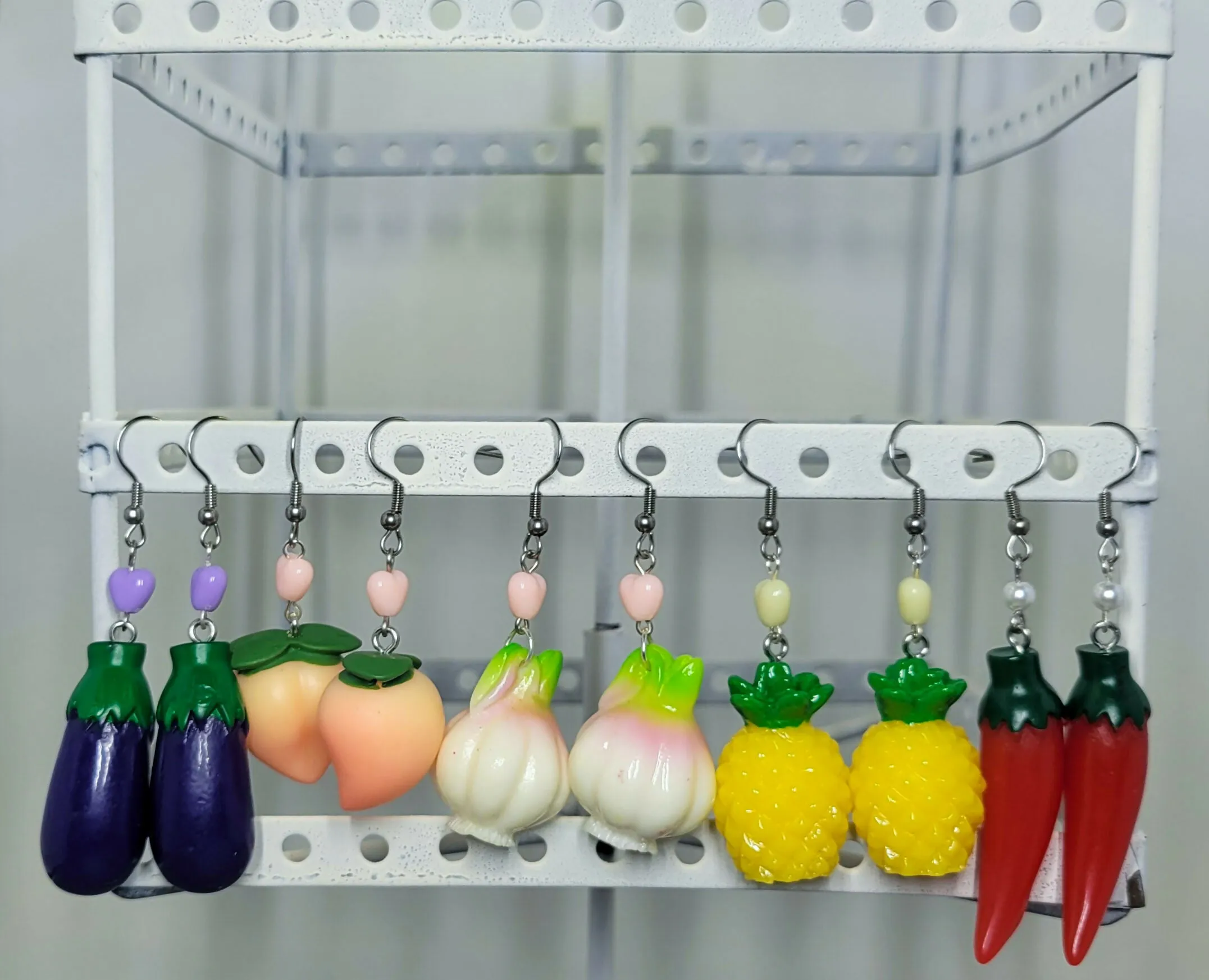 Barnyard Finds: Garlic Earrings