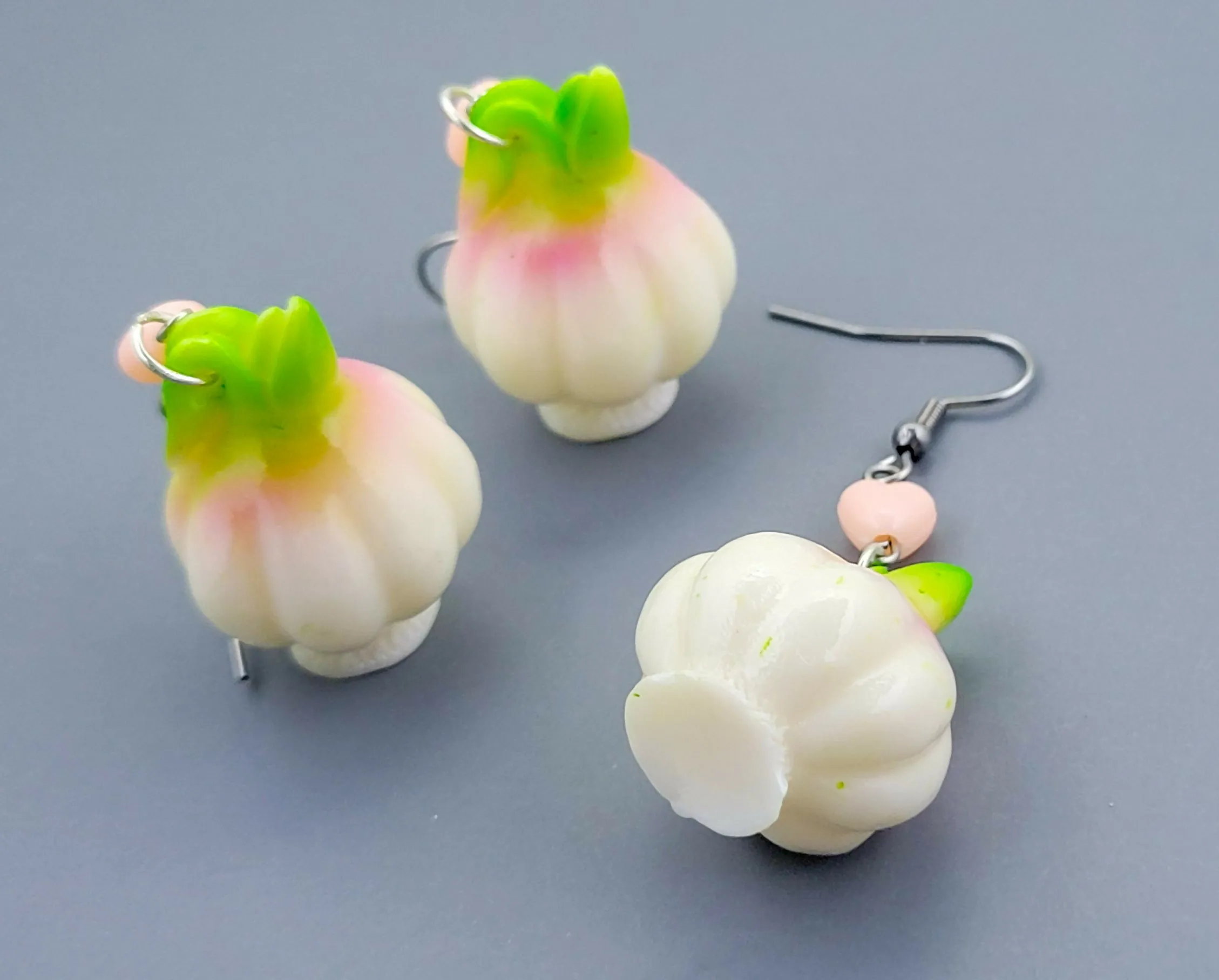 Barnyard Finds: Garlic Earrings